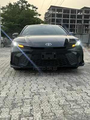 Toyota Camry SE 2025 Black