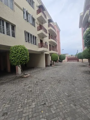 2bdrm Block of Flats in Admiralty Road, Lekki Phase 1 for rent