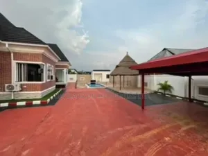 5bdrm Bungalow in Benin City for sale
