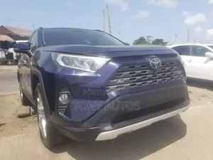 Toyota RAV4 2020 Blue