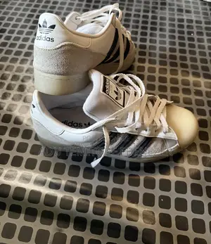 Adidas Sneaker