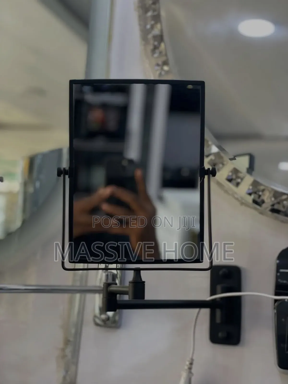 Magnifying Mirror