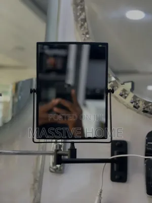 Magnifying Mirror
