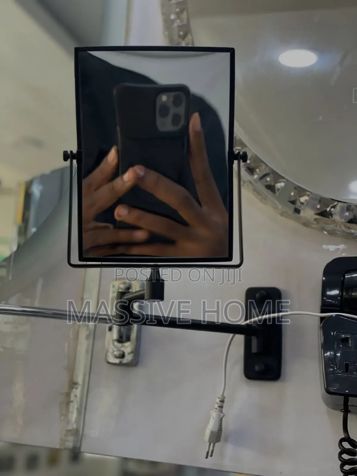Magnifying Mirror