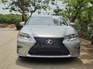 Lexus ES 2017 Silver