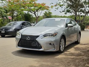 Lexus ES 2017 Silver