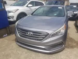 Hyundai Sonata Sport 2.0T Sedan FWD (2.0L 4cyl 6A) 2016 Silver