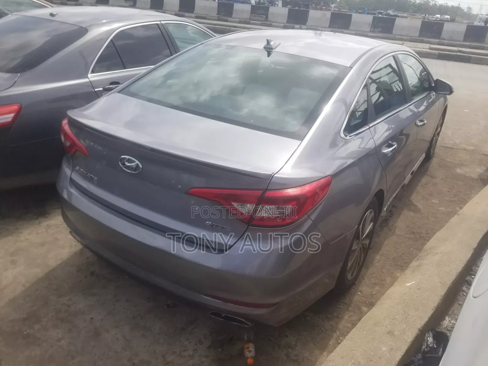 Hyundai Sonata Sport 2.0T Sedan FWD (2.0L 4cyl 6A) 2016 Silver