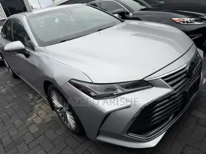 Toyota Avalon Limited (3.5L 6cyl 6A) 2018 Silver