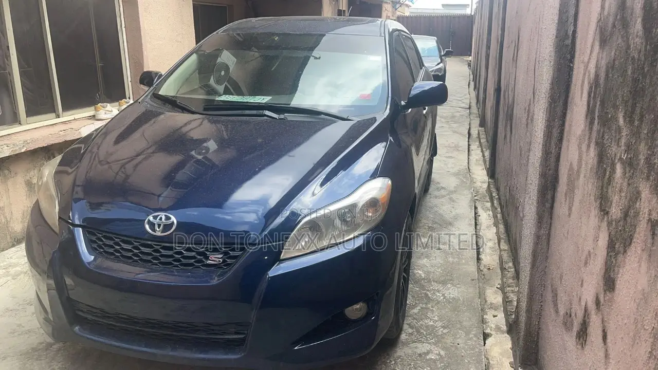 Toyota Matrix S Hatchback AWD (2.4L 4cyl 4A) 2009 Blue
