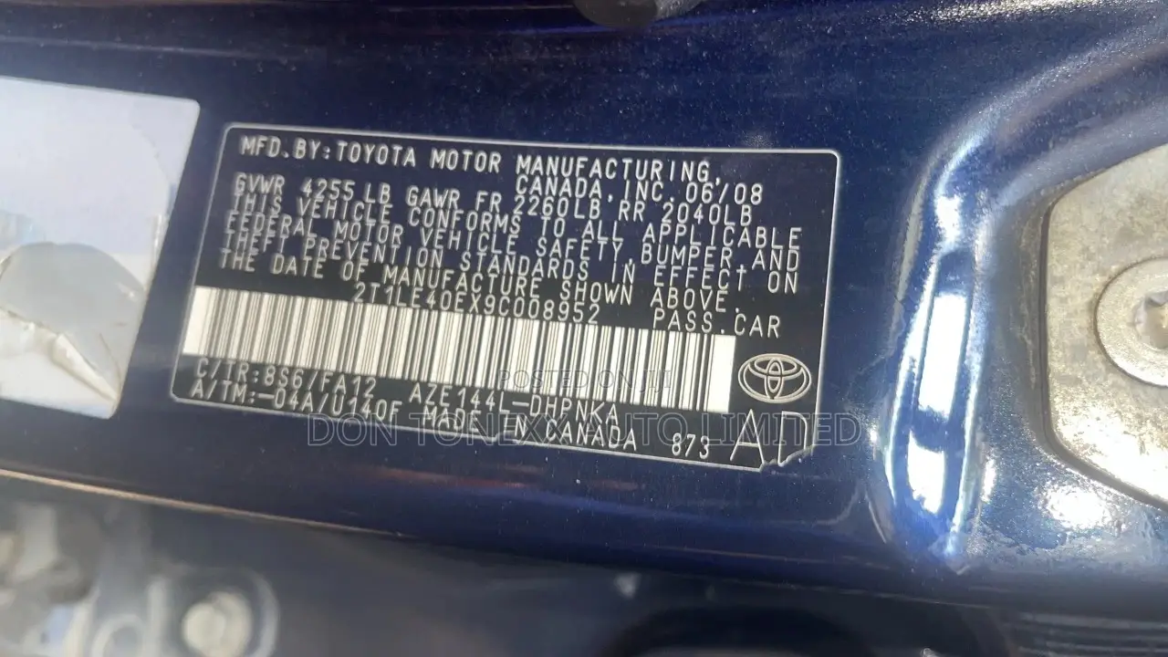 Toyota Matrix S Hatchback AWD (2.4L 4cyl 4A) 2009 Blue