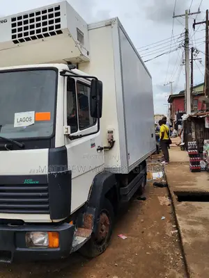 Super Clean Foreign Used Mercedes Benz 814 Cooling Van