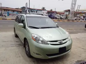 Toyota Sienna 2008 Green
