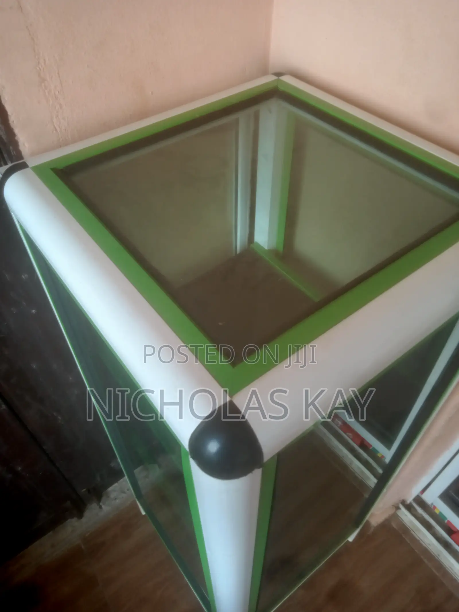 Show Glass