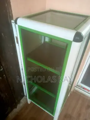 Show Glass