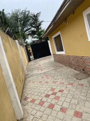 3bdrm Block of Flats in Sunshine Sch, Akala Express for sale
