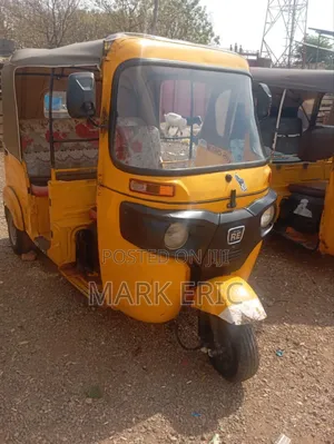 Bajaj RE 2023