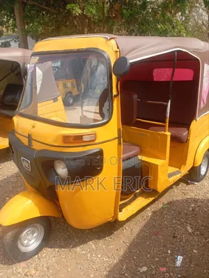 Bajaj RE 2023