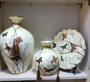 Buttery Vase Set