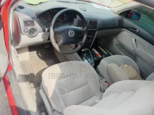 Volkswagen Golf 2005 Red