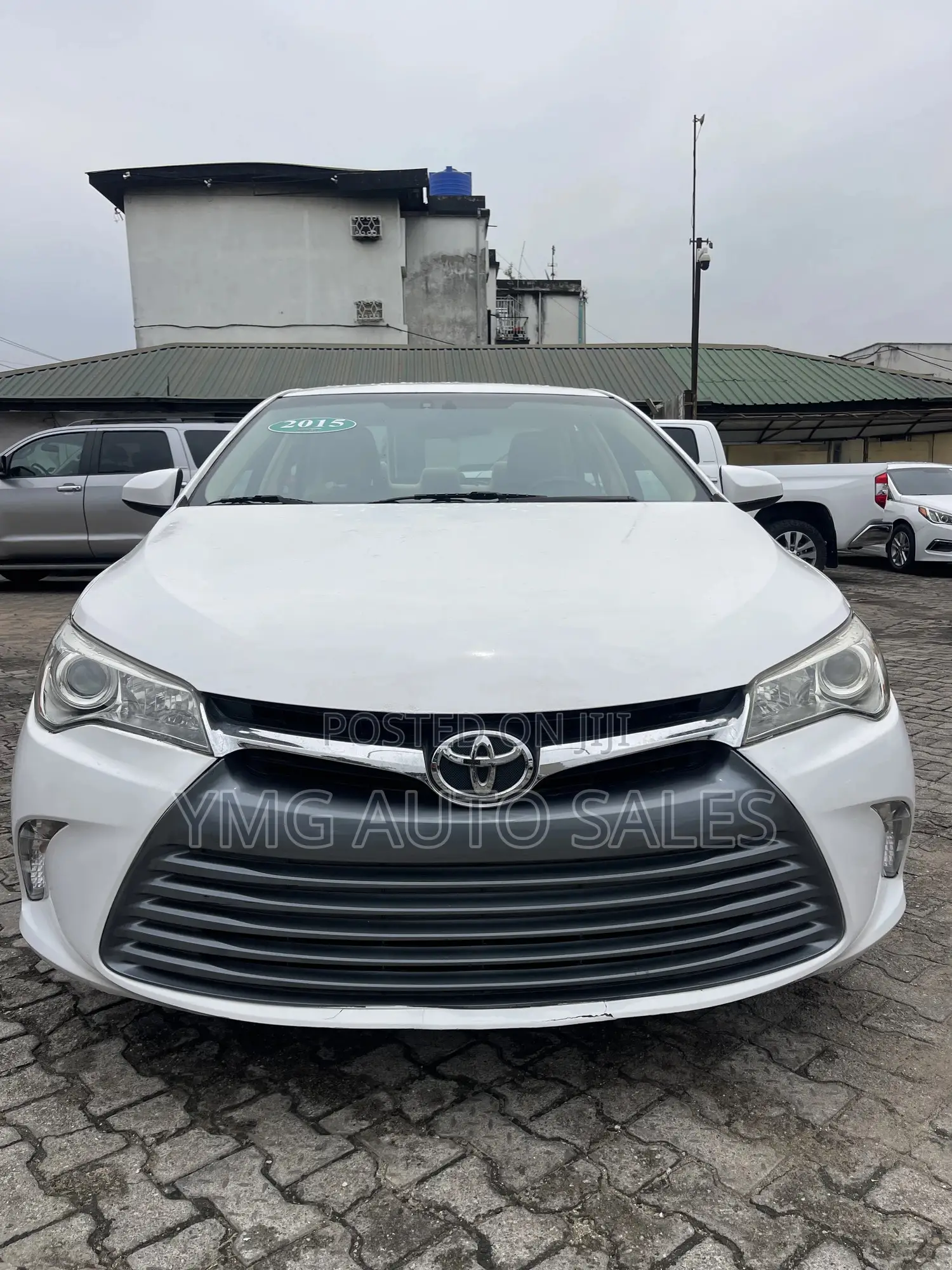 Toyota Camry LE 4dr Sedan (2.5L 4cyl 6A) 2015 White