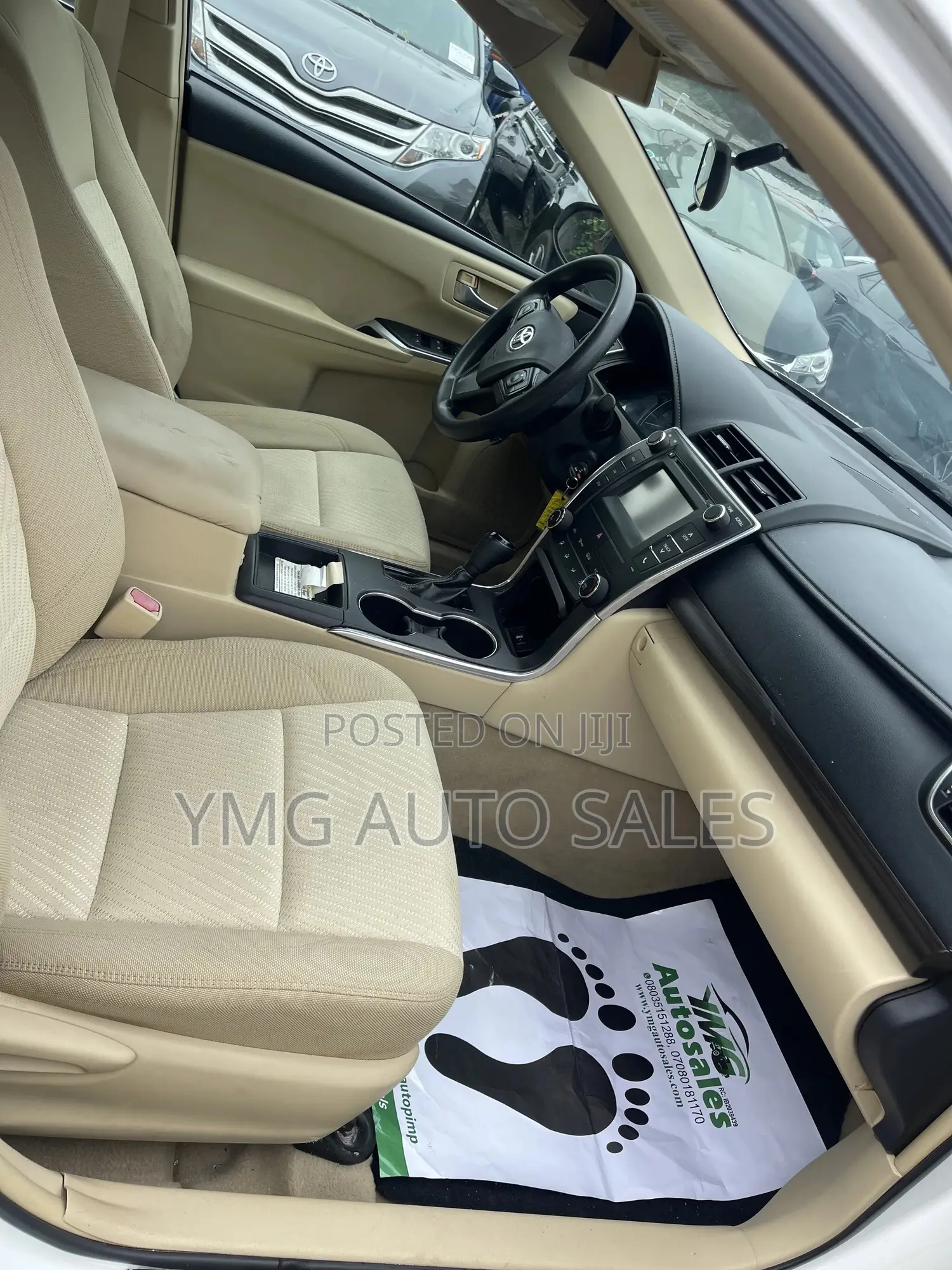 Toyota Camry LE 4dr Sedan (2.5L 4cyl 6A) 2015 White