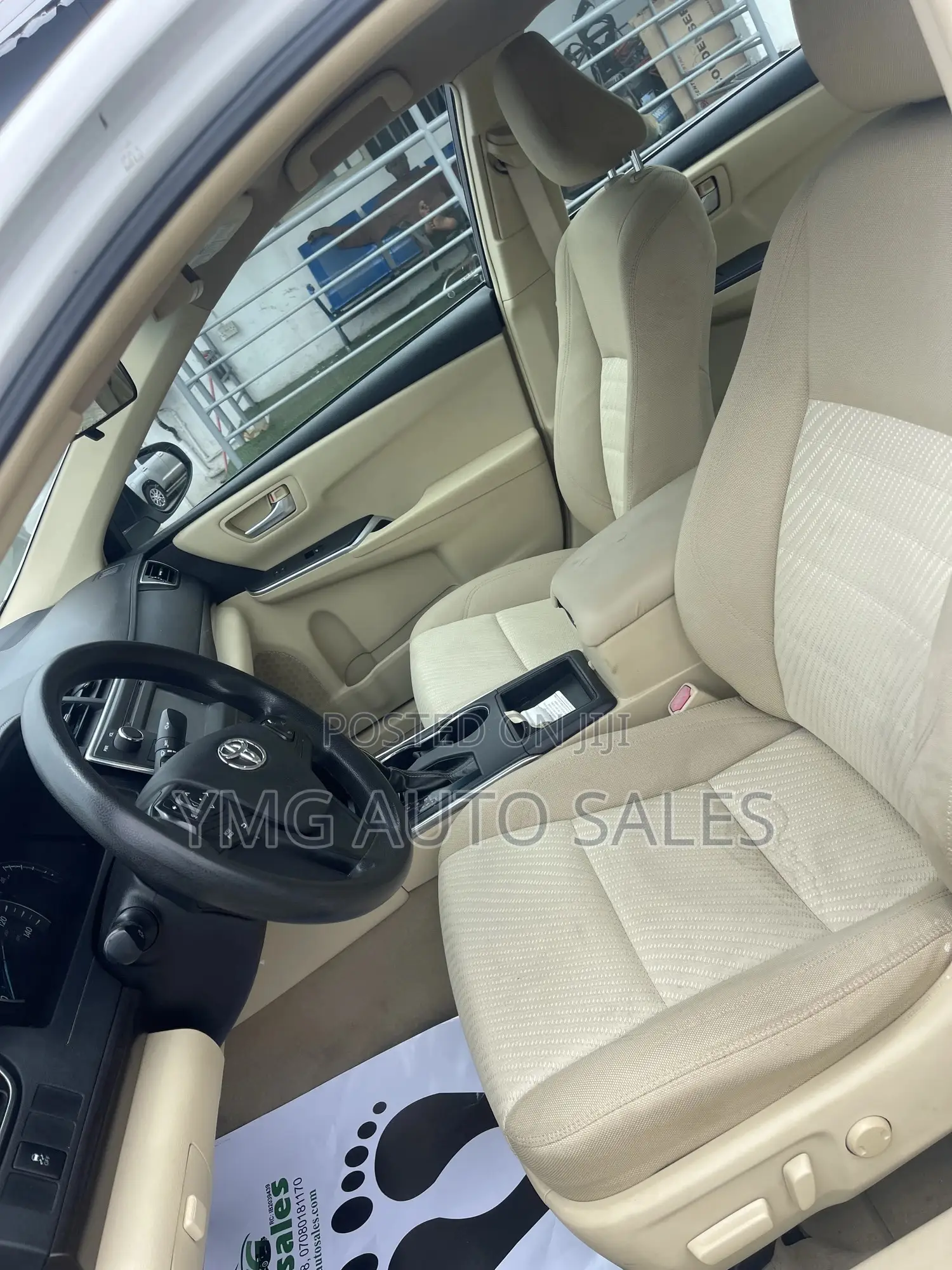 Toyota Camry LE 4dr Sedan (2.5L 4cyl 6A) 2015 White