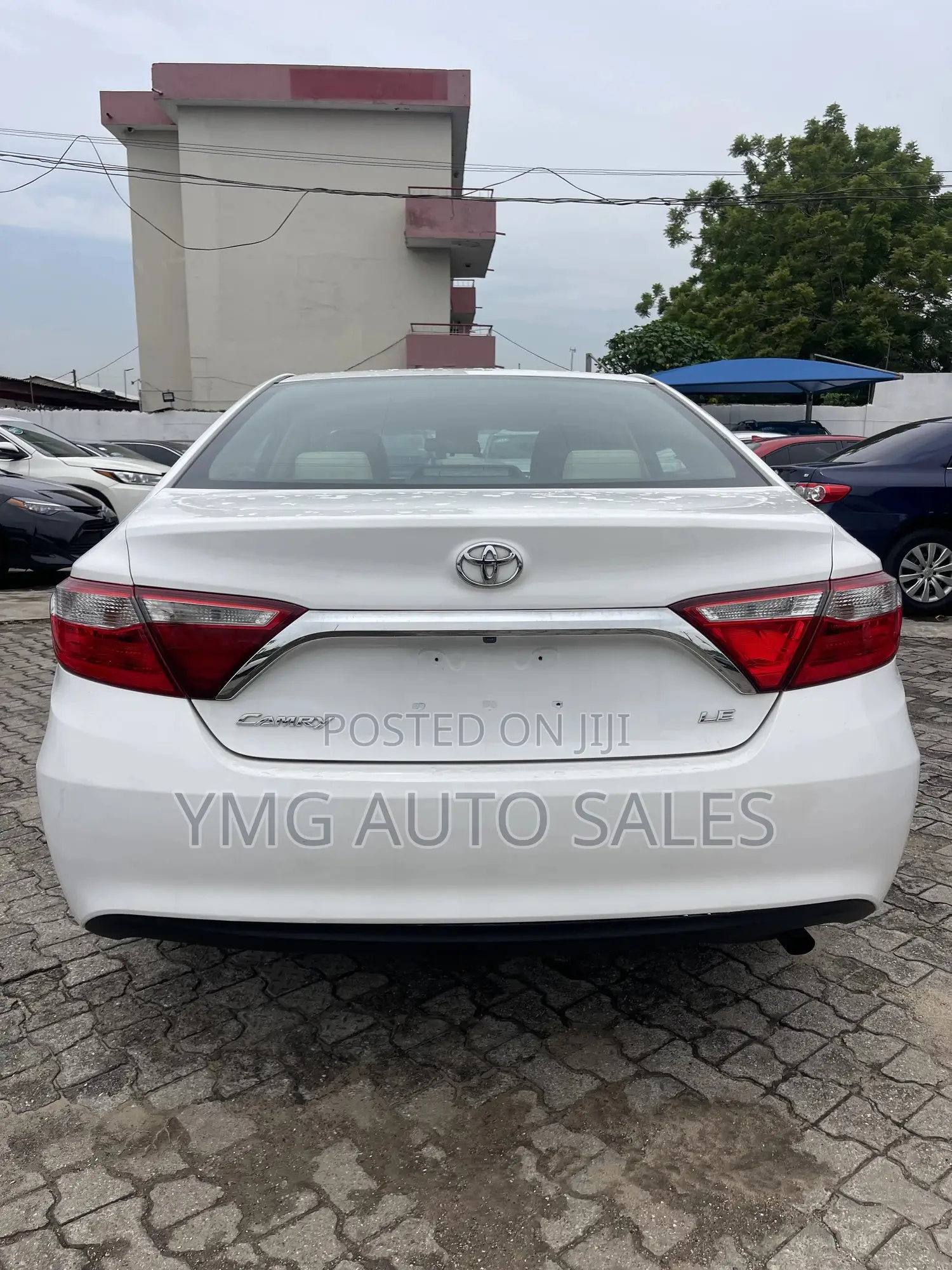Toyota Camry LE 4dr Sedan (2.5L 4cyl 6A) 2015 White