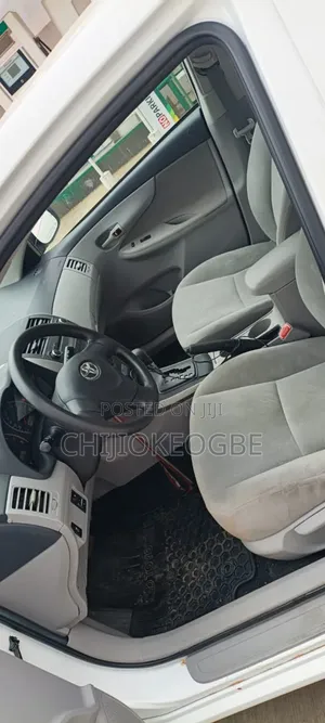 Toyota Corolla 2011 White
