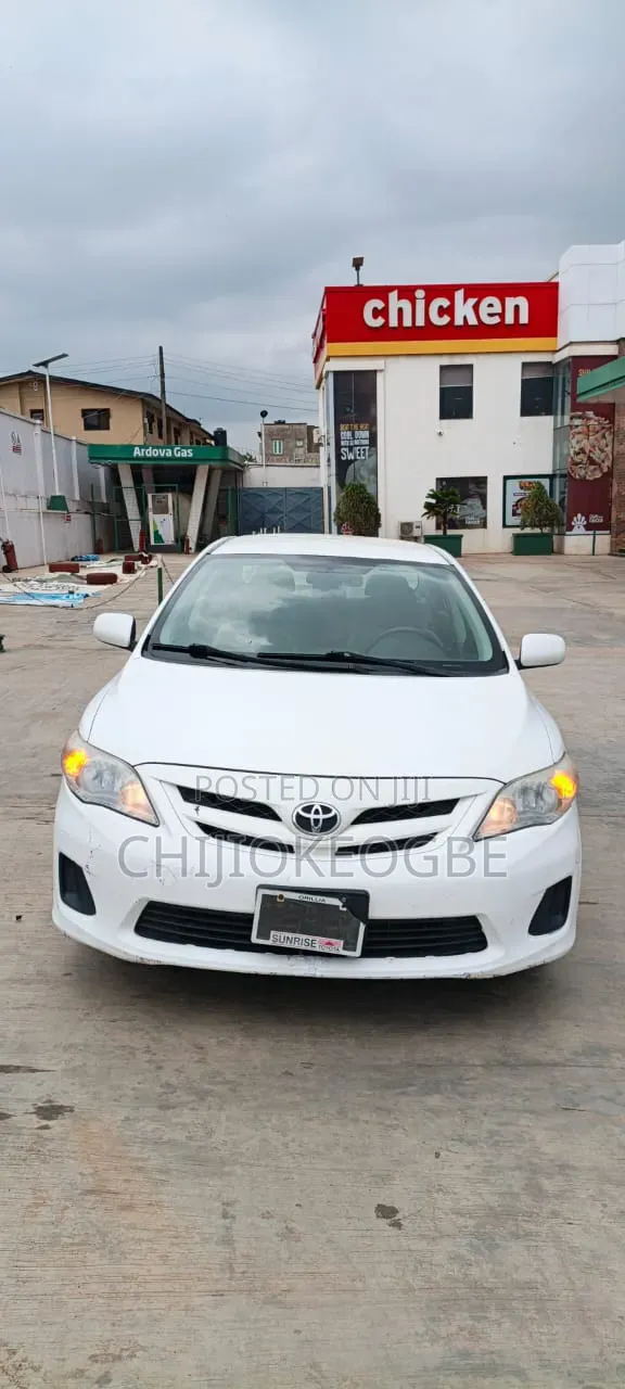 Toyota Corolla 2011 White