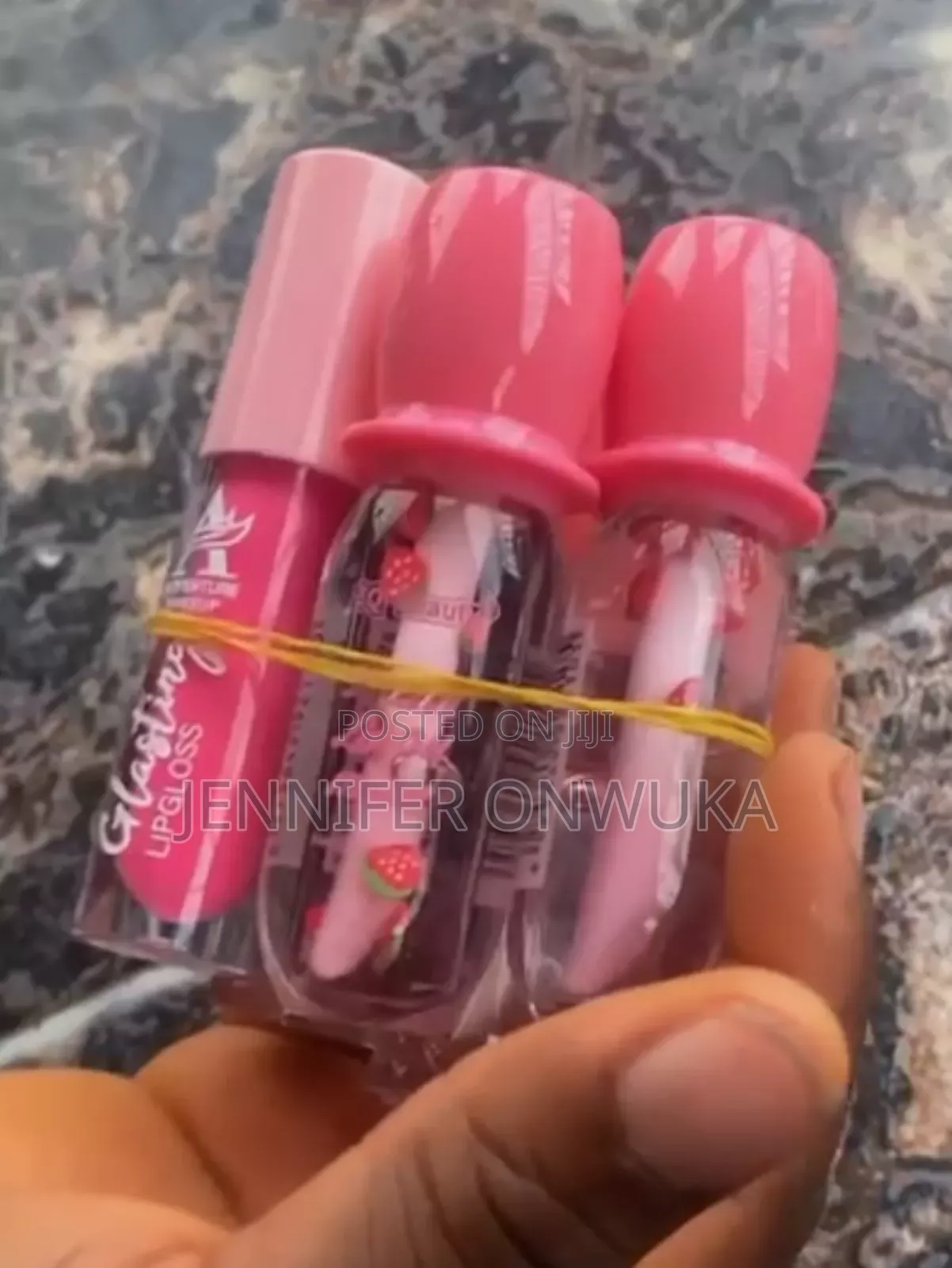 Long Lasting Lipgloss/ Shiny and Moisturizing