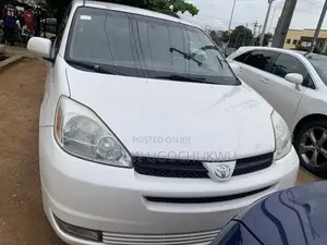 Toyota Sienna 2005 White