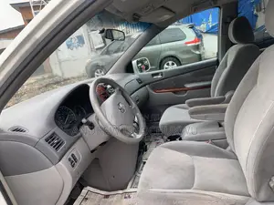Toyota Sienna 2005 White