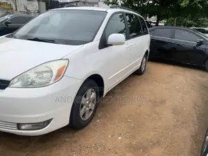 Toyota Sienna 2005 White