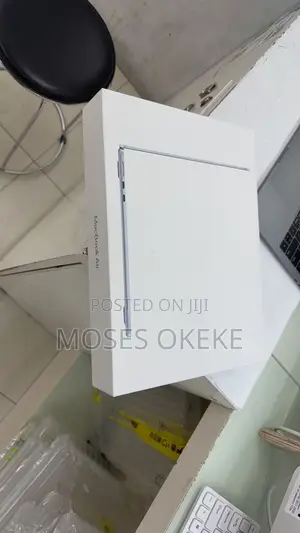 Laptop Apple MacBook Air 2025 M4 13-inch 16GB Apple M4 SSD 256GB