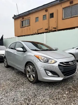 Hyundai Elantra Limited 4dr Sedan (1.8L 4cyl 6A) 2015 Silver