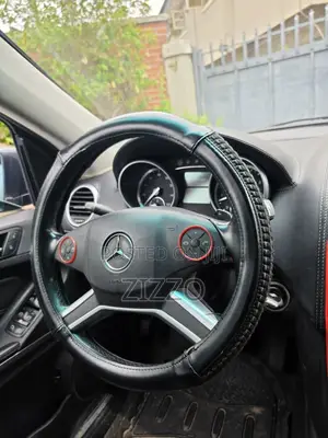 Mercedes-Benz GL-Class 2011 Blue