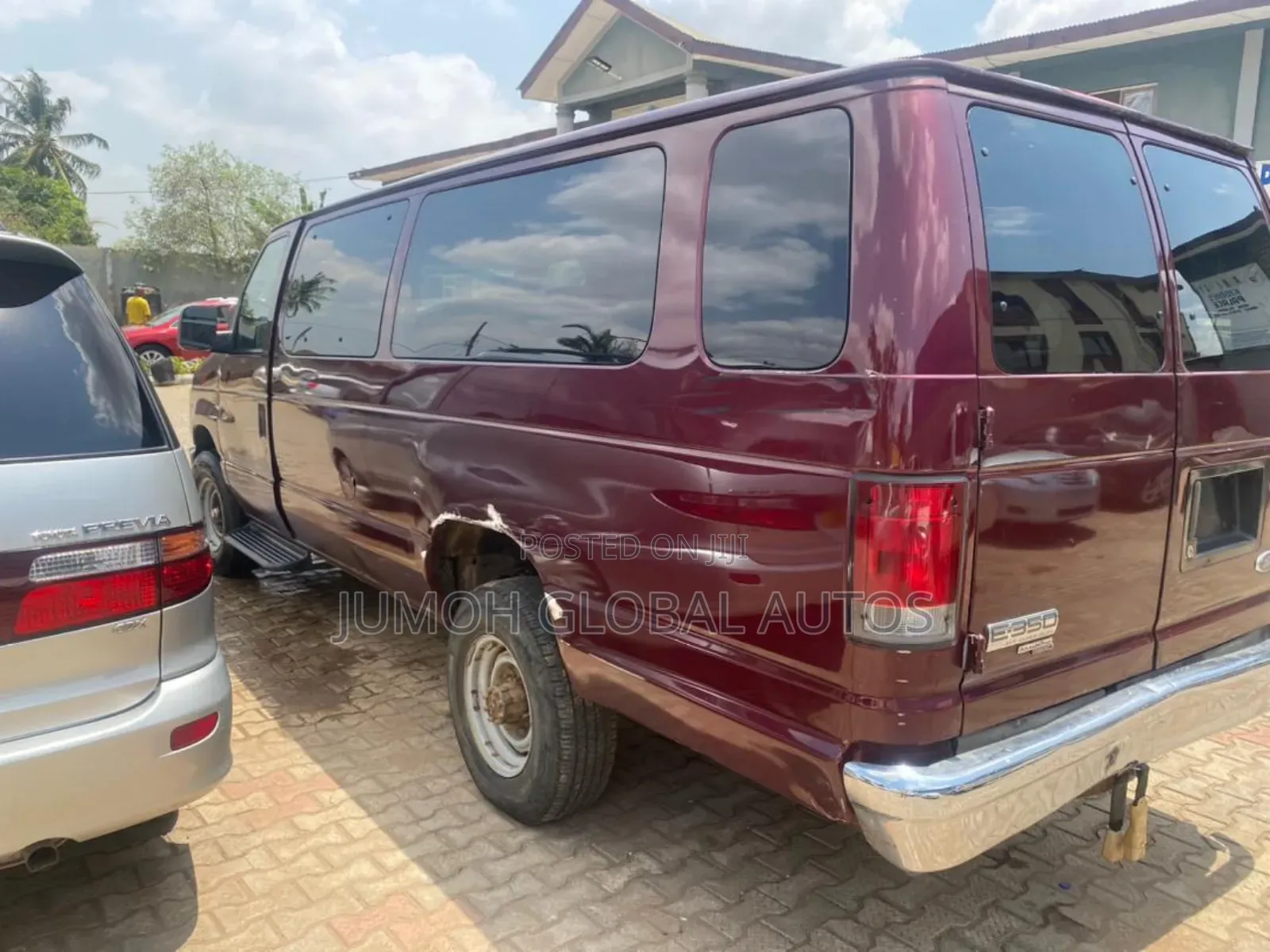 Ford E350 2008 Red