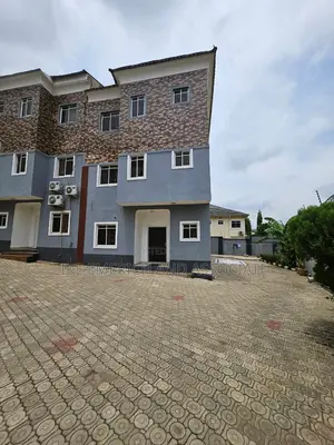 4bdrm Duplex in Zone B for sale