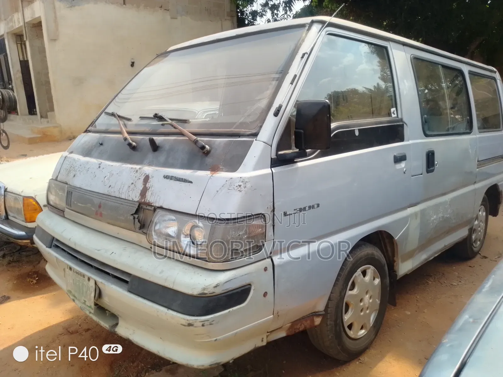 Mitsubishi L300 2002 Silver