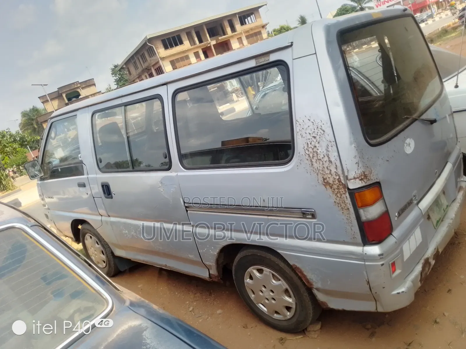 Mitsubishi L300 2002 Silver