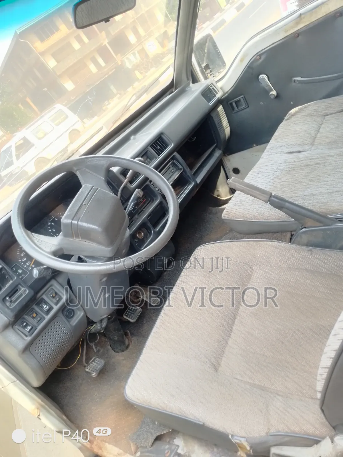 Mitsubishi L300 2002 Silver