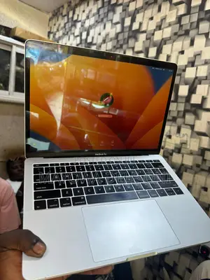 Laptop Apple MacBook Pro 2017 256GB Intel Core i5 HDD 256GB