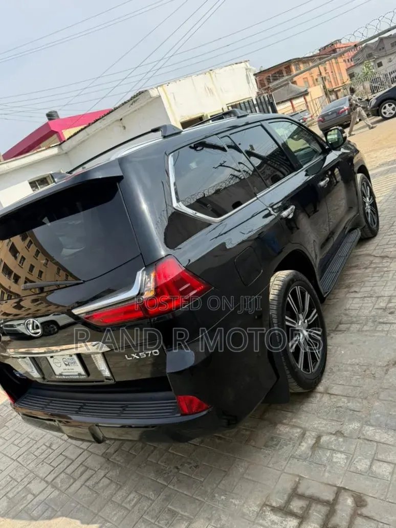 Lexus LX 2017 Black