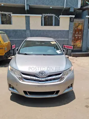 Toyota Venza LE 4dr Wagon AWD (2.7L 4cyl 6A) 2015 Silver