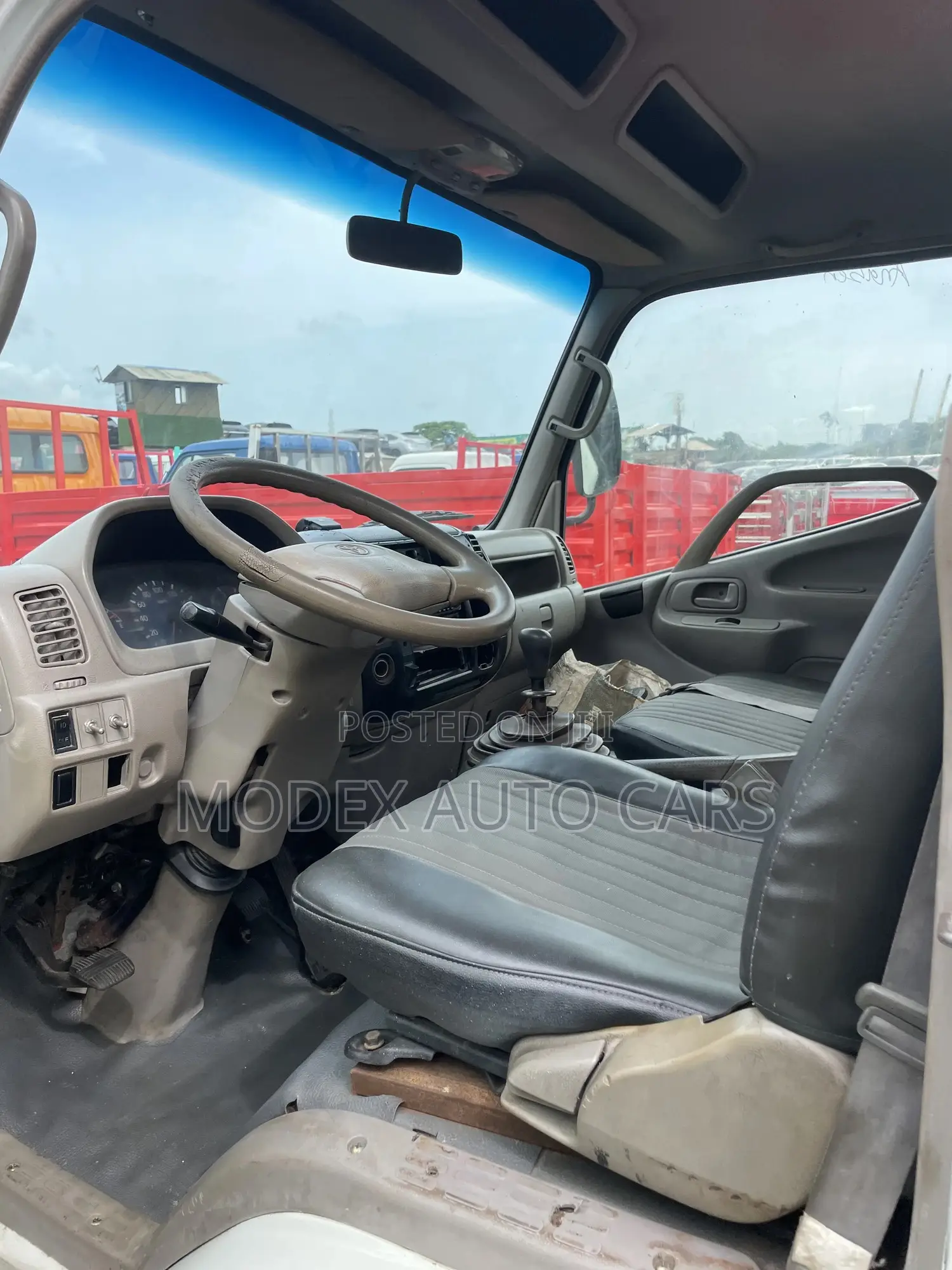 Toyota Dyna 400 2000 White
