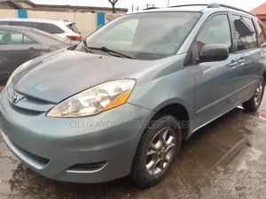 Toyota Sienna LE FWD 2006 Blue