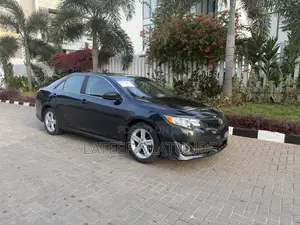 Toyota Camry SE 4dr Sedan (2.5L 4cyl 6A) 2014 Black