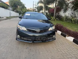 Toyota Camry SE 4dr Sedan (2.5L 4cyl 6A) 2014 Black