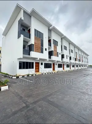 4bdrm Townhouse / Terrace in Lekki Phase 1 for rent